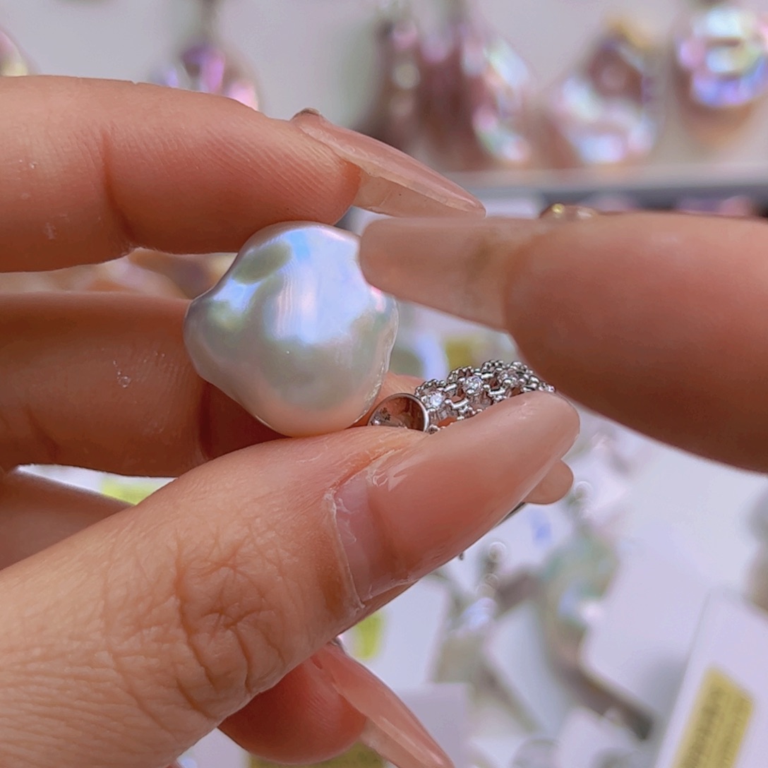 淡水珍珠吊坠(赠链)未镶嵌