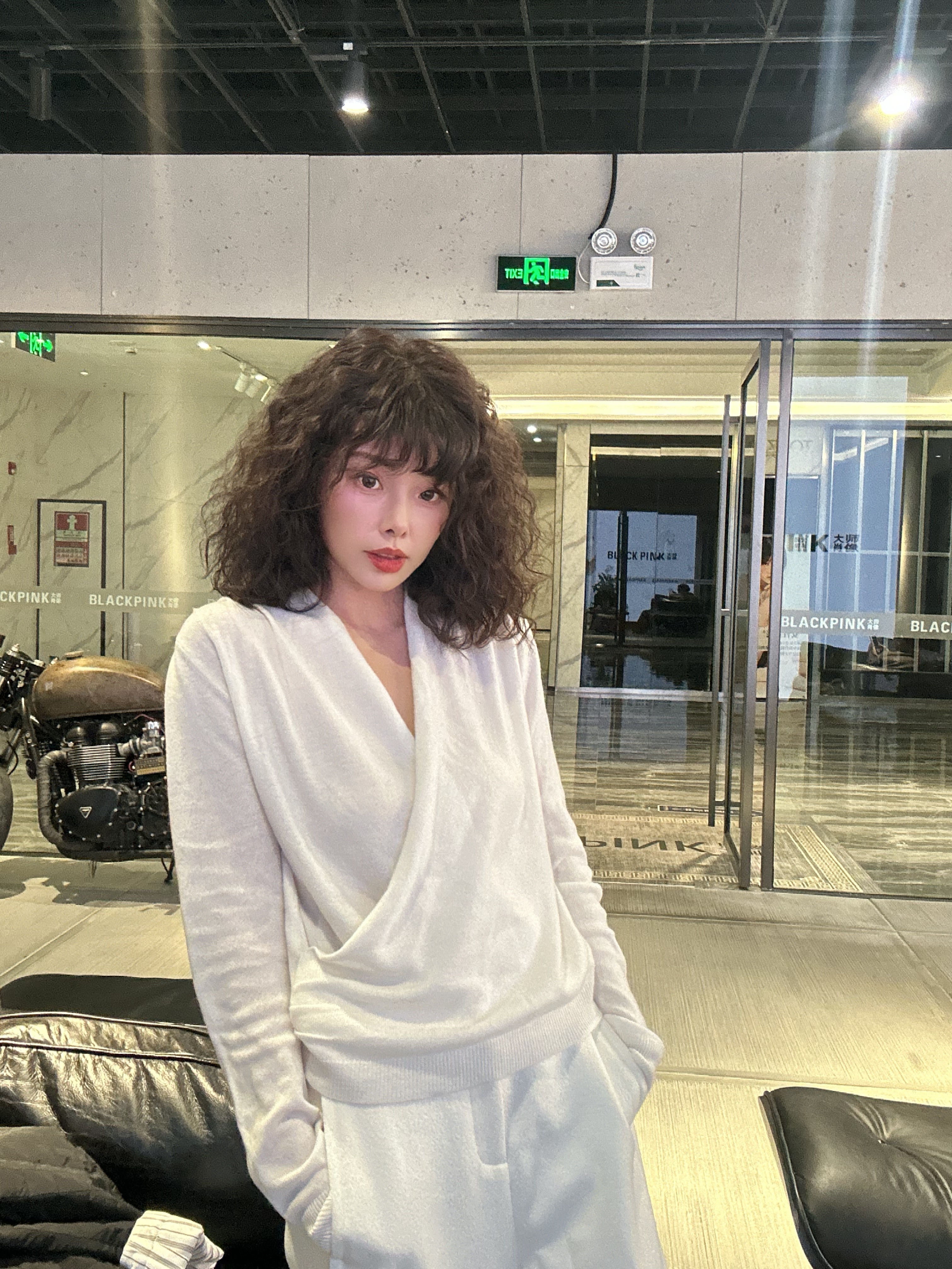 【深圳TY女装】法式交叉V领女秋冬内搭宽松羊毛衣设计感洋气打底衫