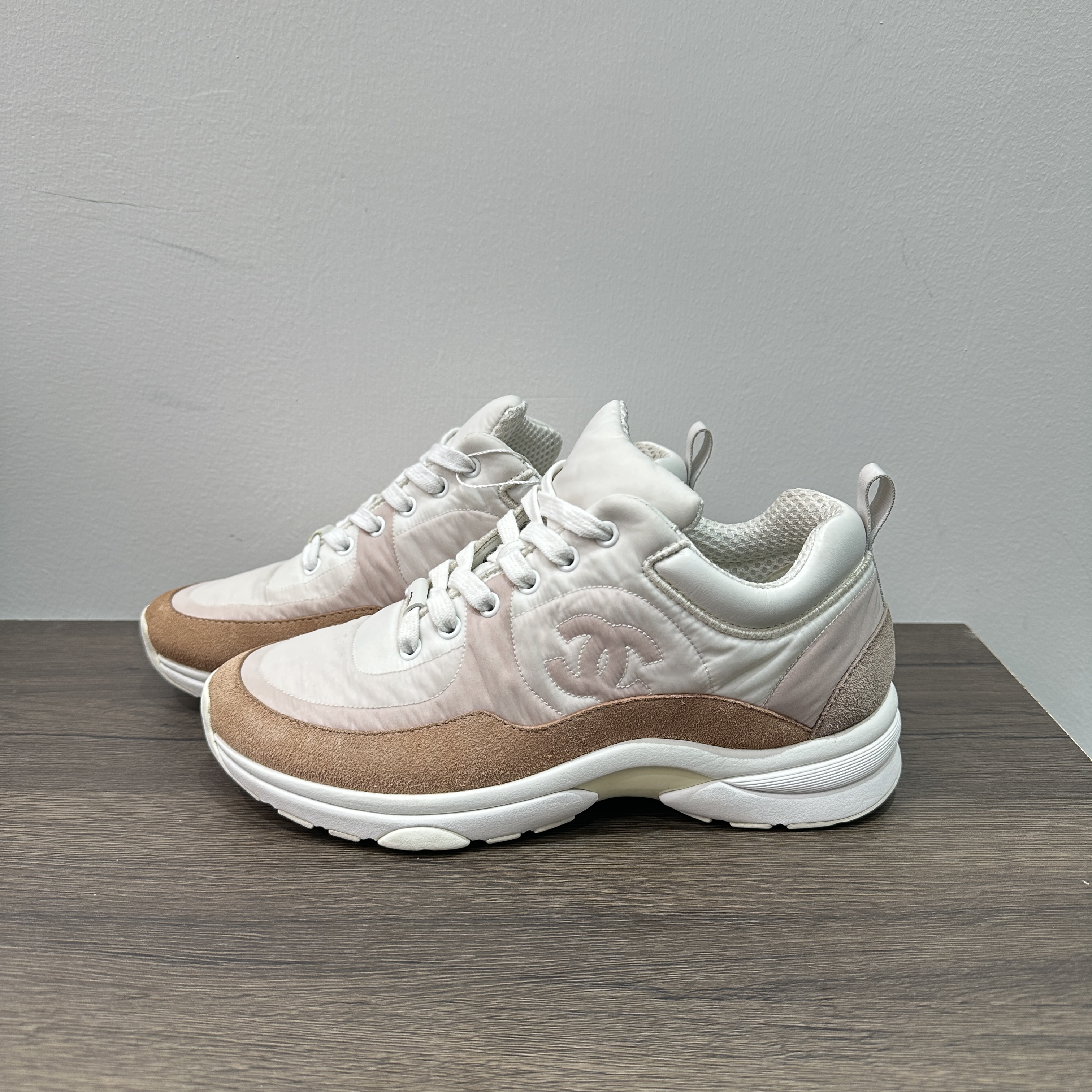 95新 Chanel/香奈儿 青奢荟/36.5码/时尚百搭粉白休闲运动鞋67171