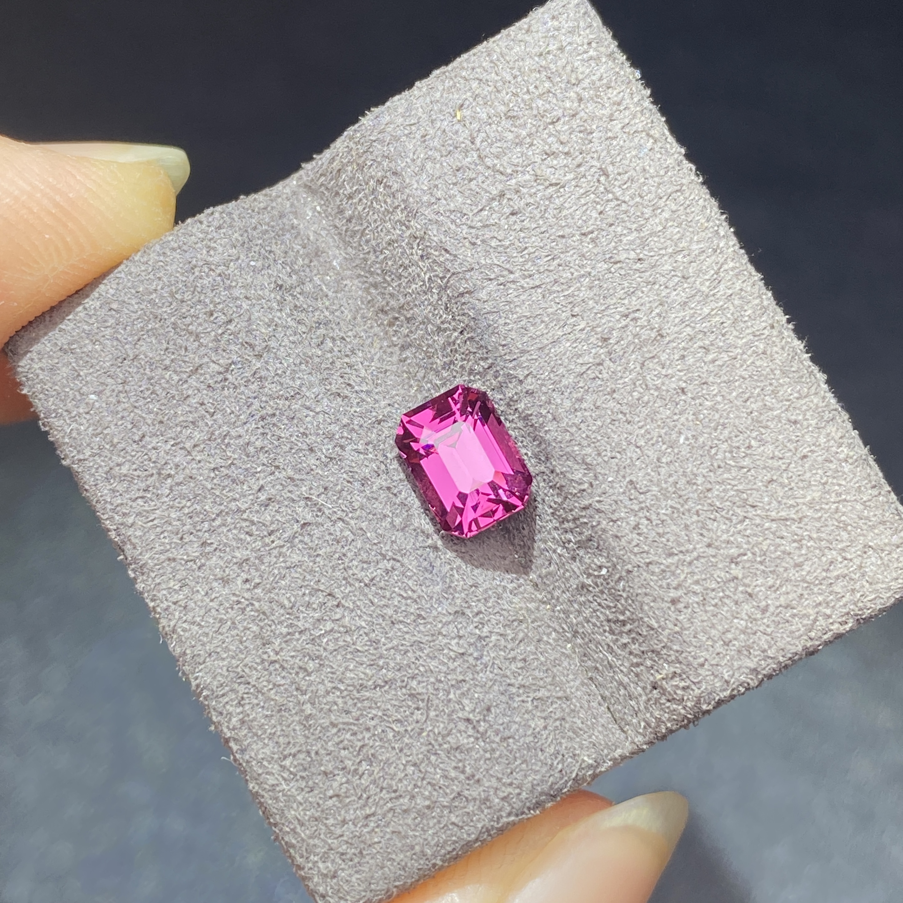 25L038 马亨盖尖晶宝石 1.32克拉