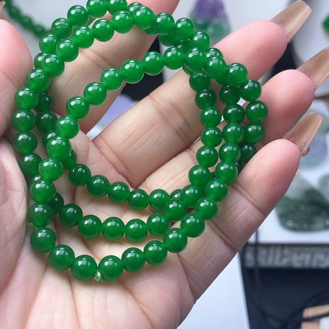 翡翠吊坠(赠链)未镶嵌