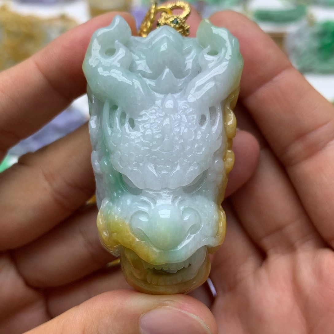 翡翠未镶嵌颈饰翡翠