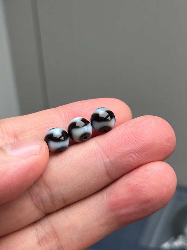 天珠虎牙台珠直径8➕mm多样发一颗