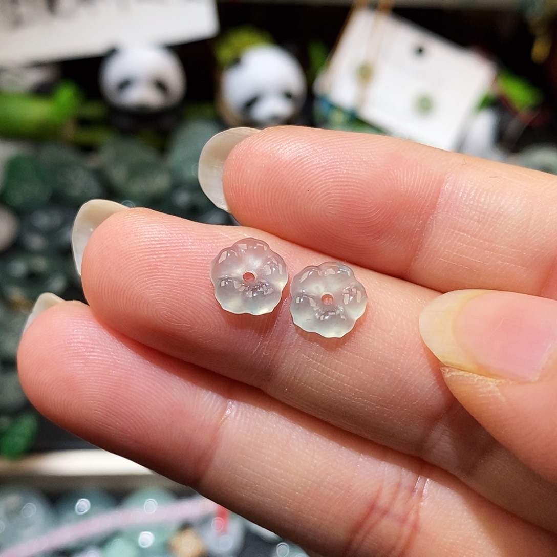 翡翠未镶嵌颈饰小花冰种福利一对