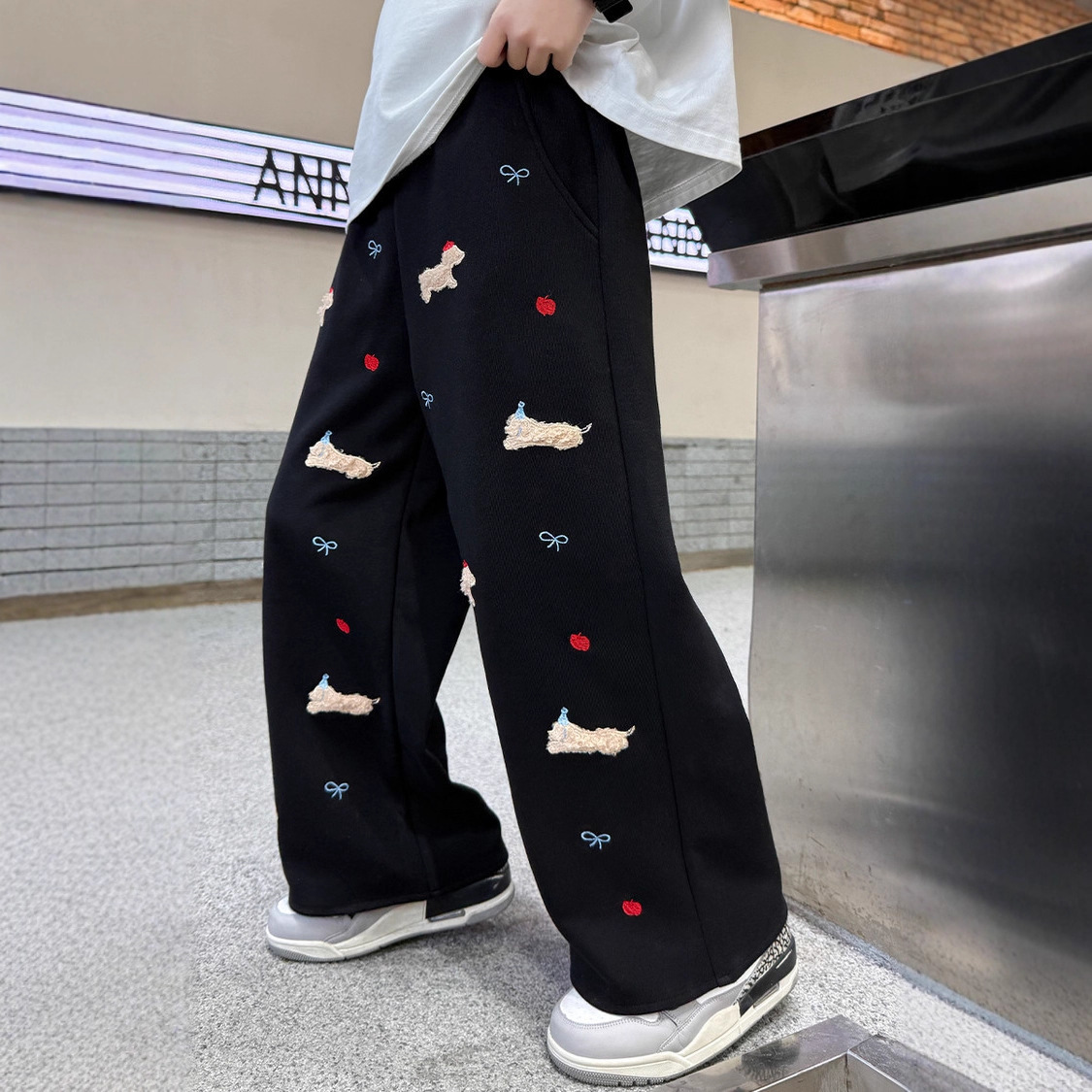 女童冬季洋气纯色蝴蝶结小狗刺绣直筒百搭卫裤3498