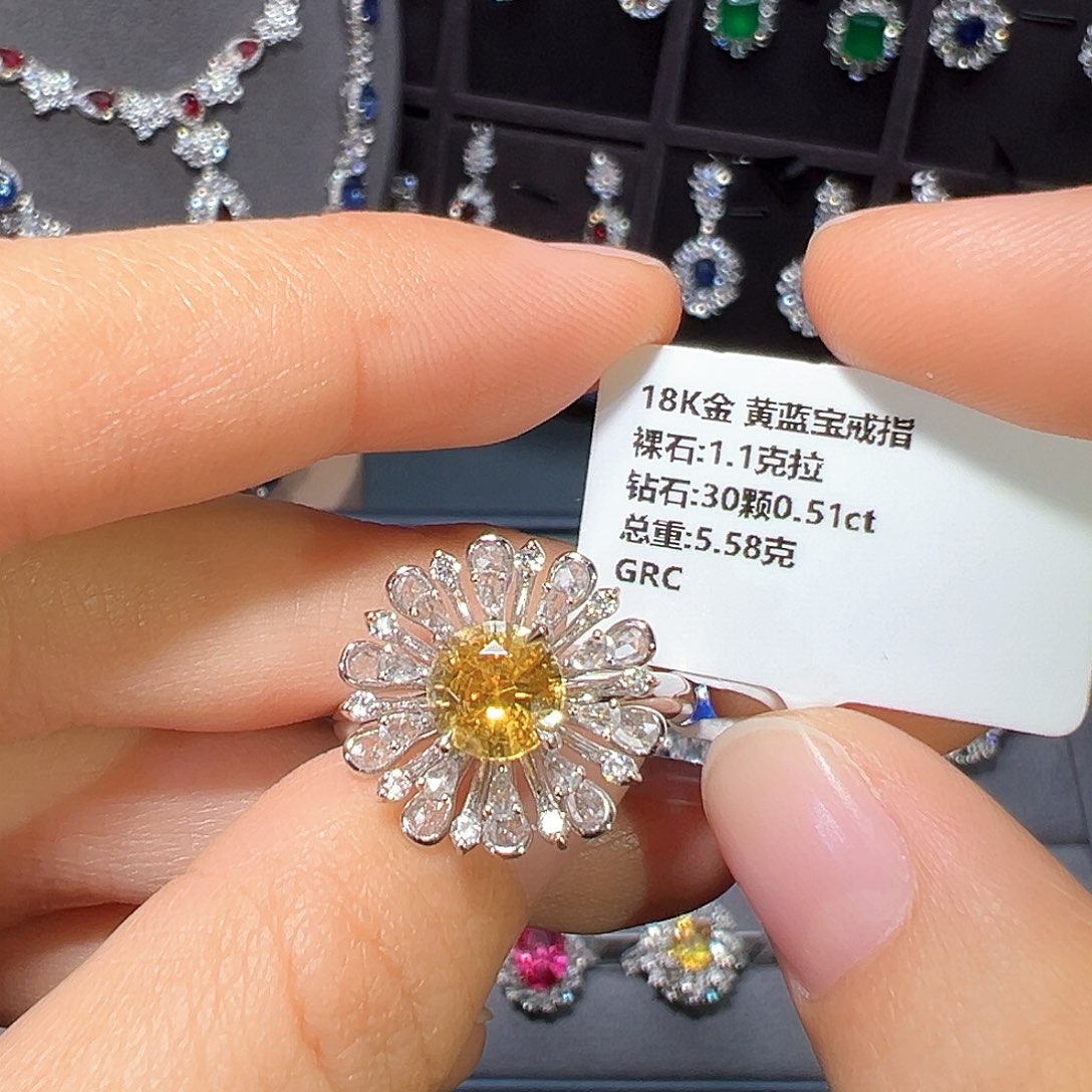 彩色蓝宝石戒指18K金镶嵌