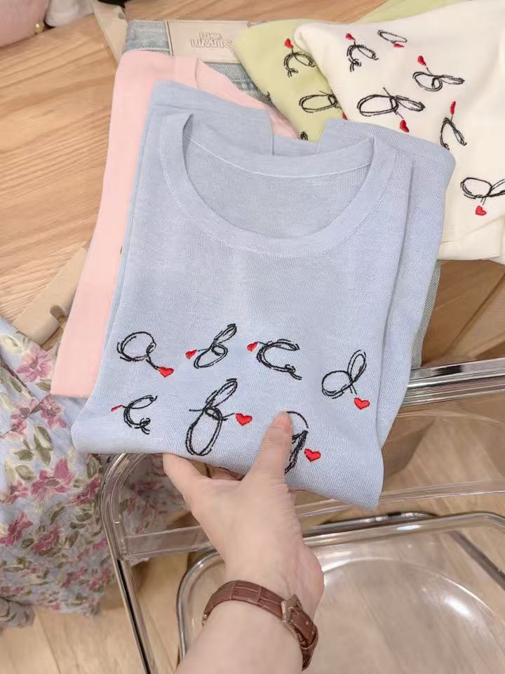 七言家巨好看！晴蓝刺绣字母亚麻短袖
