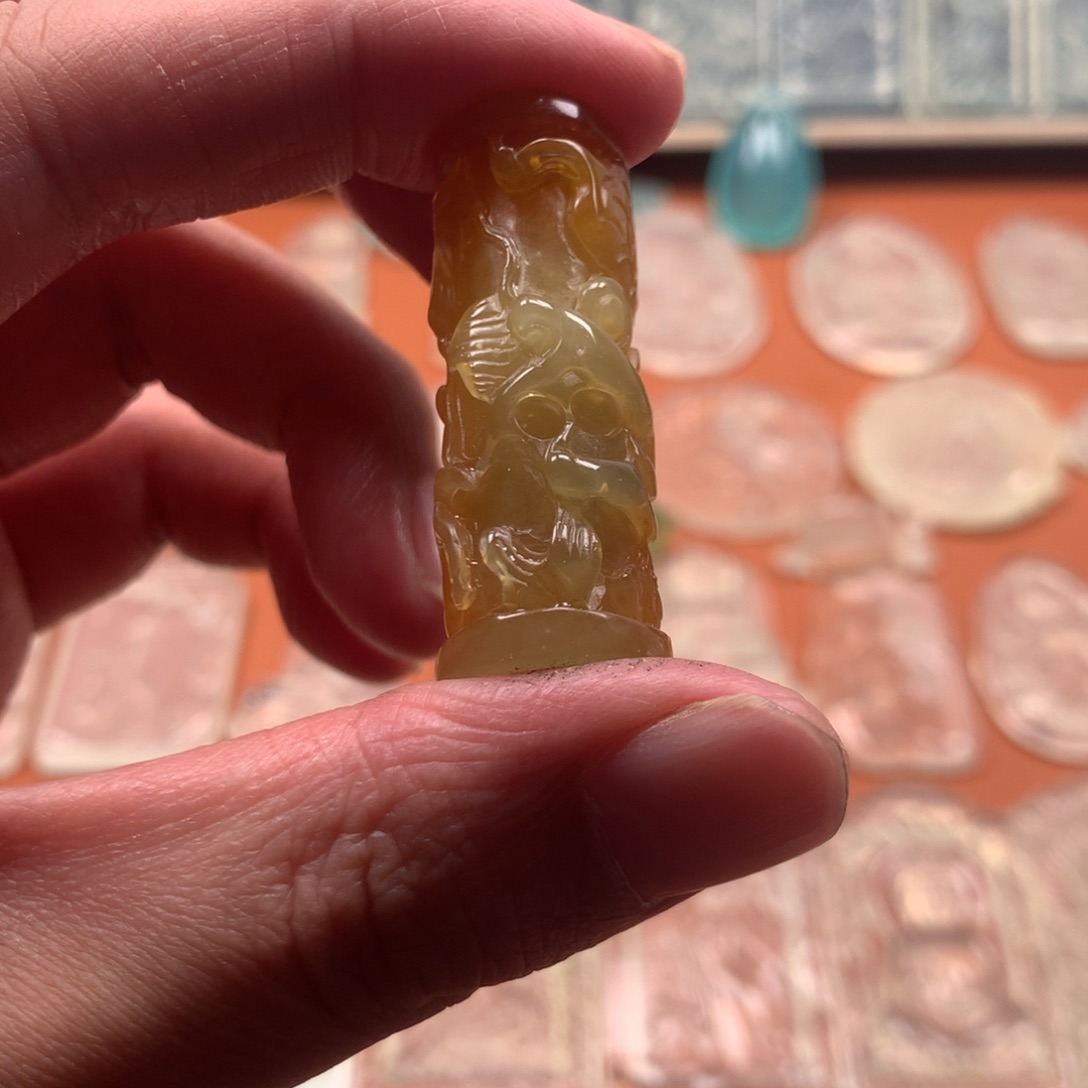 蛇纹石玉颈饰未镶嵌