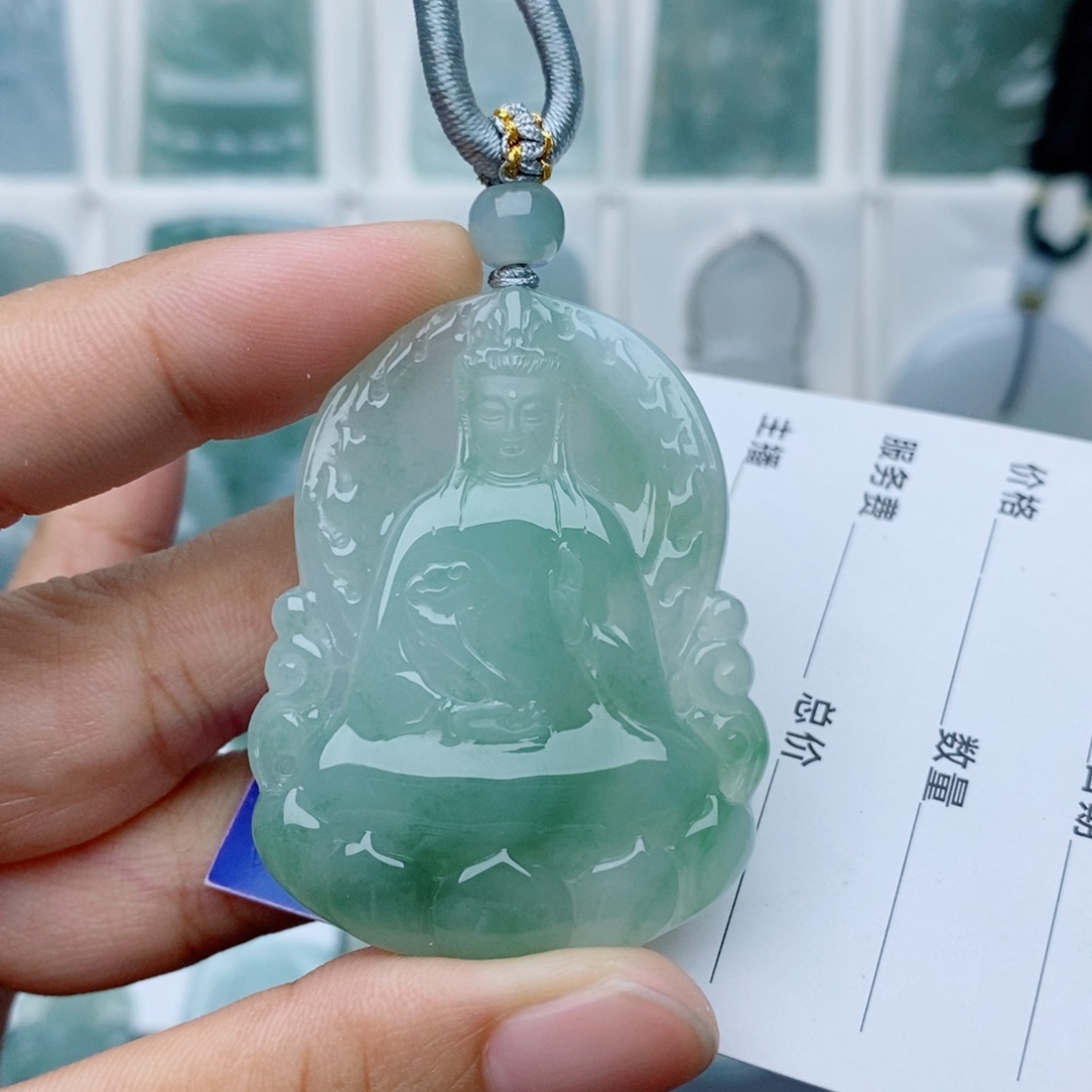 颈饰未镶嵌翡翠素衣