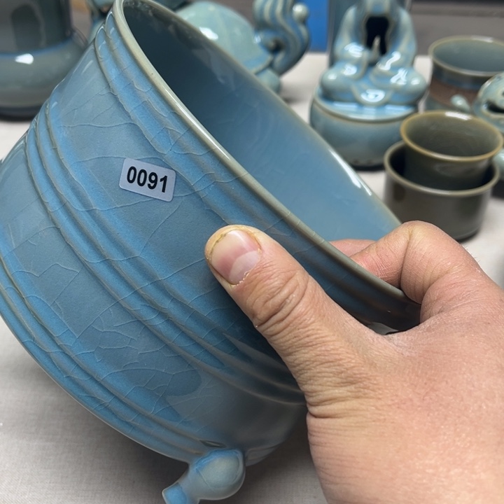 米***计摆件大瑕三足尊大瑕