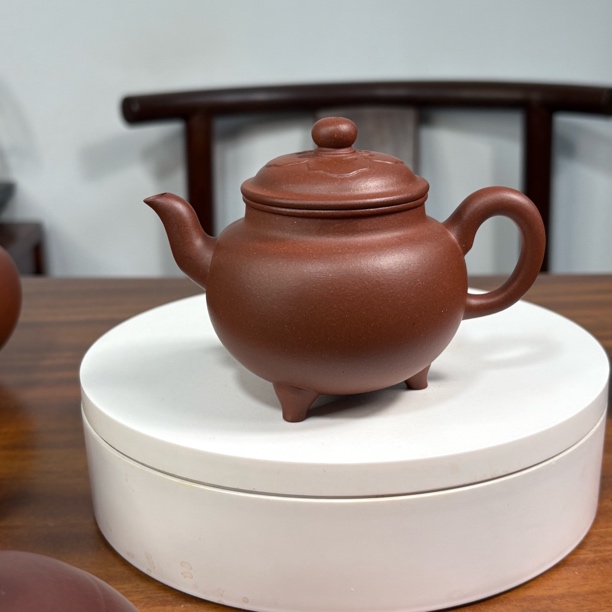 180毫升大彬如意壶 带黄龙山商标紫泥 法群荣半手工制 内推孔 