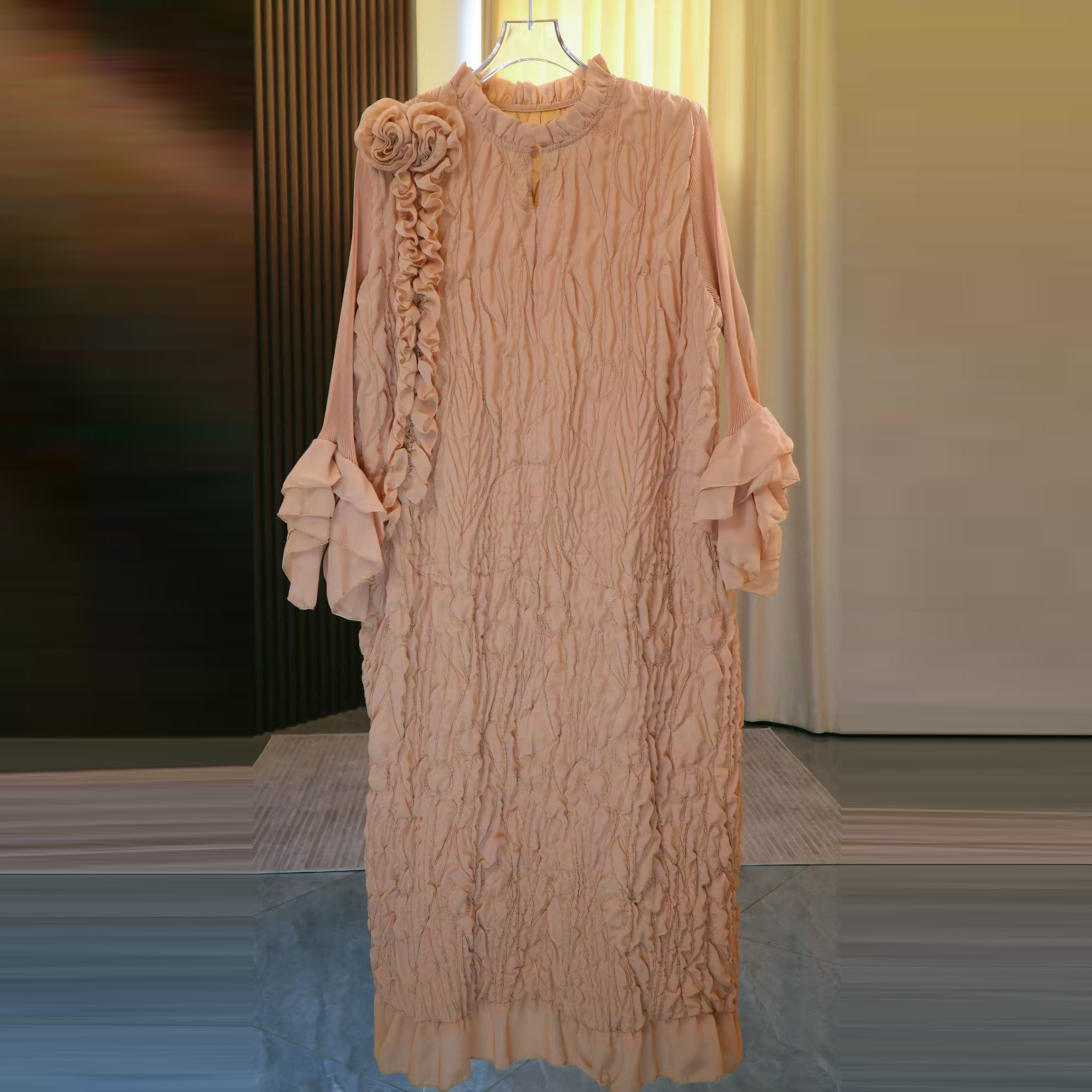 褶裳2025秋季重工褶皱大码时尚气质连衣裙