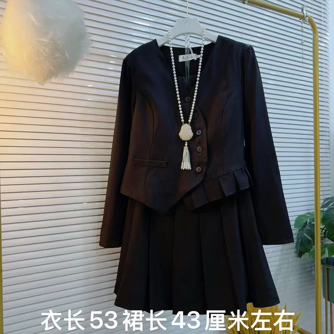 胖MM2025早秋新款英伦马甲搭配中长裙微胖女装百搭深色视觉显瘦