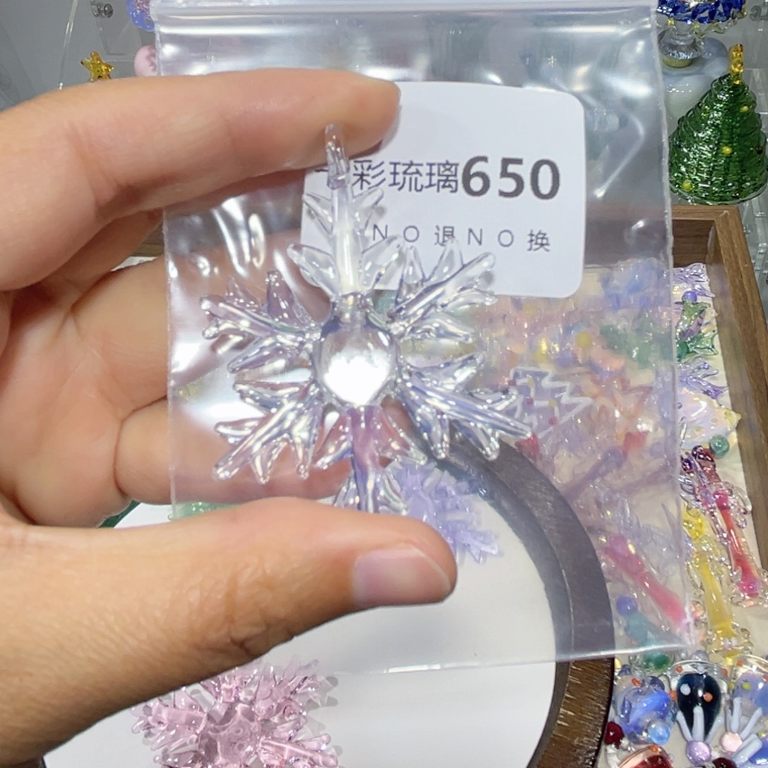 半***i玻璃颈饰650白色雪花