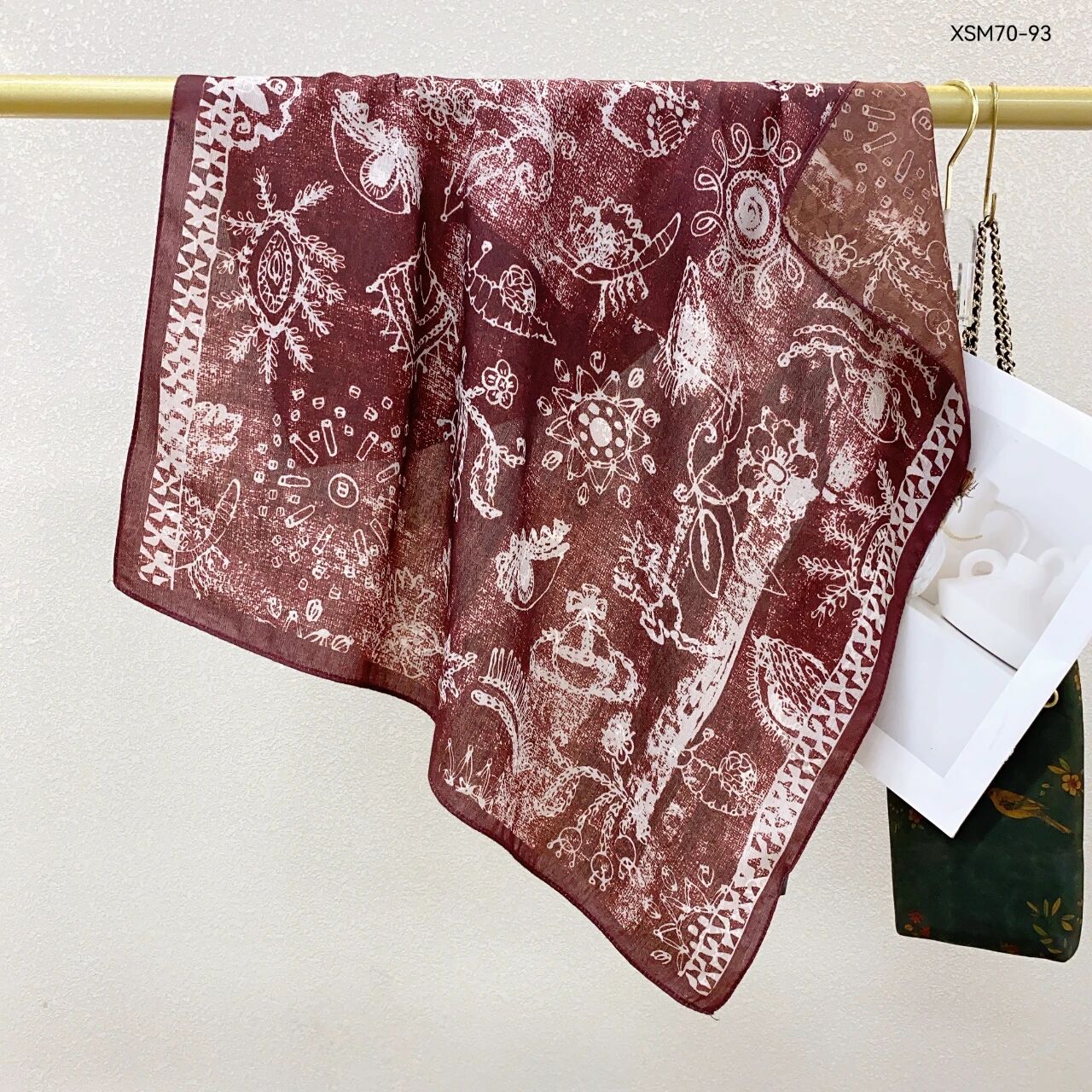 【B162】神秘图纹 丝毛方巾 围巾67*67左右