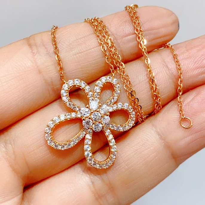合成锆石18K轻奢花朵套链5.81克