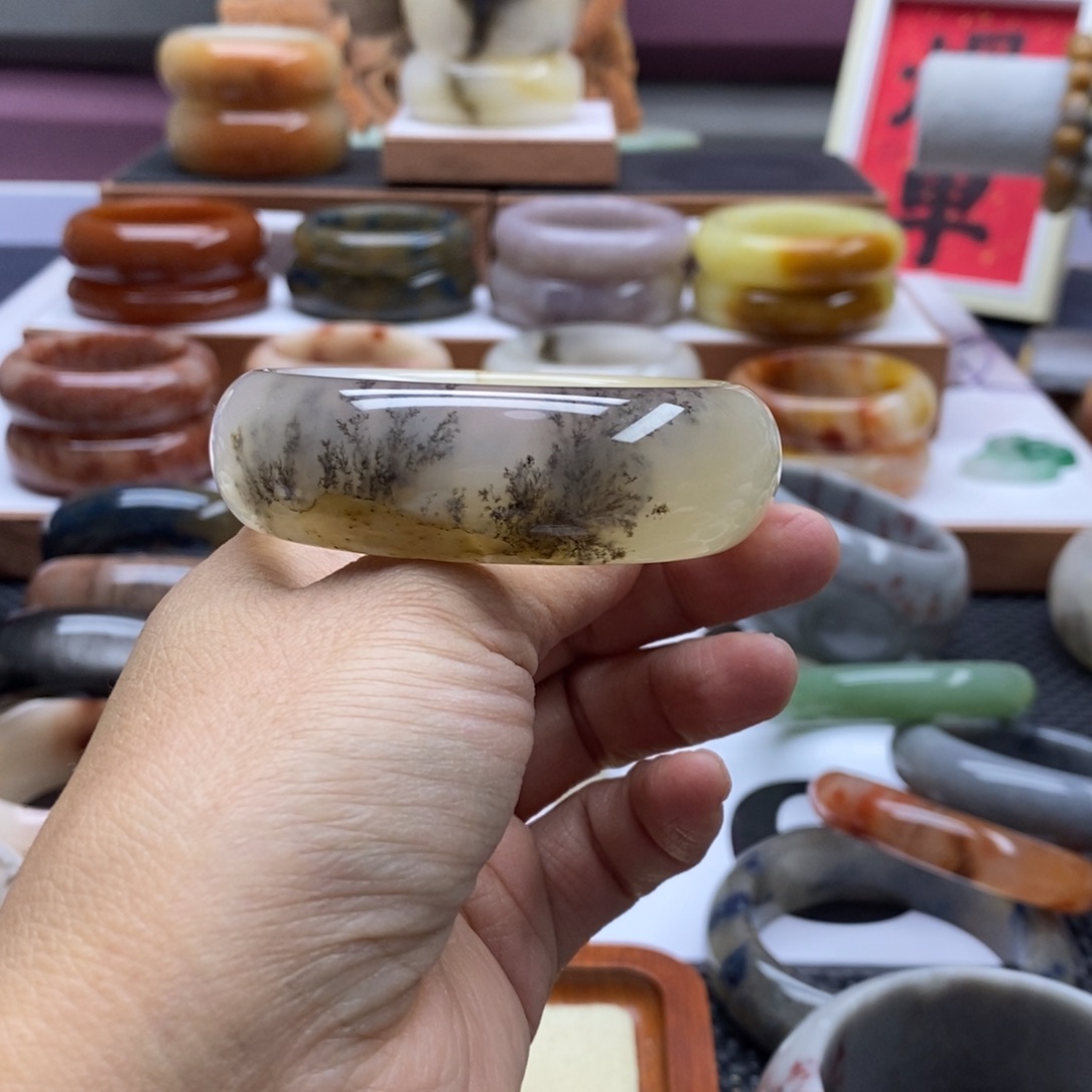 石英质玉手镯未镶嵌涂*