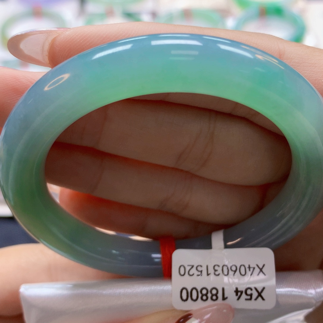 翡翠手镯未镶嵌?***?莫莫26