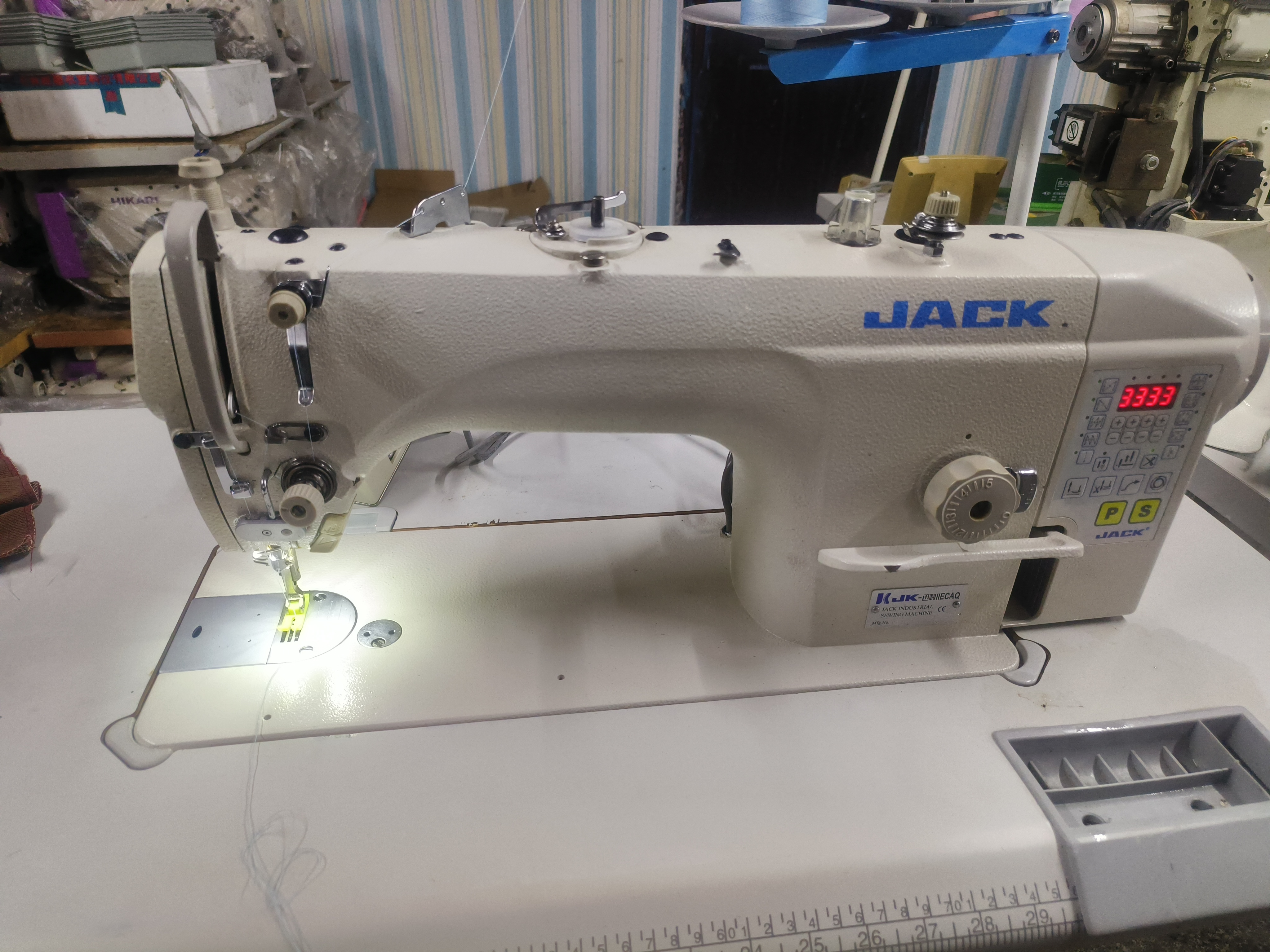 浙江杰克牌讯利2电脑四自平缝车出售，成色新质量好