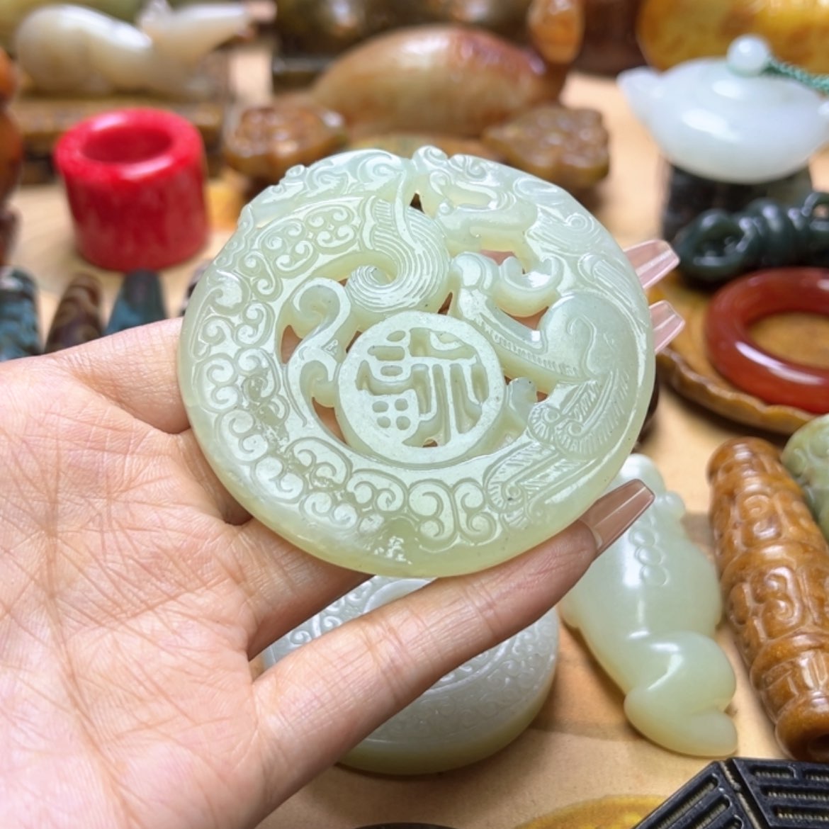 【闪购商品】蛇纹石玉颈饰未镶嵌