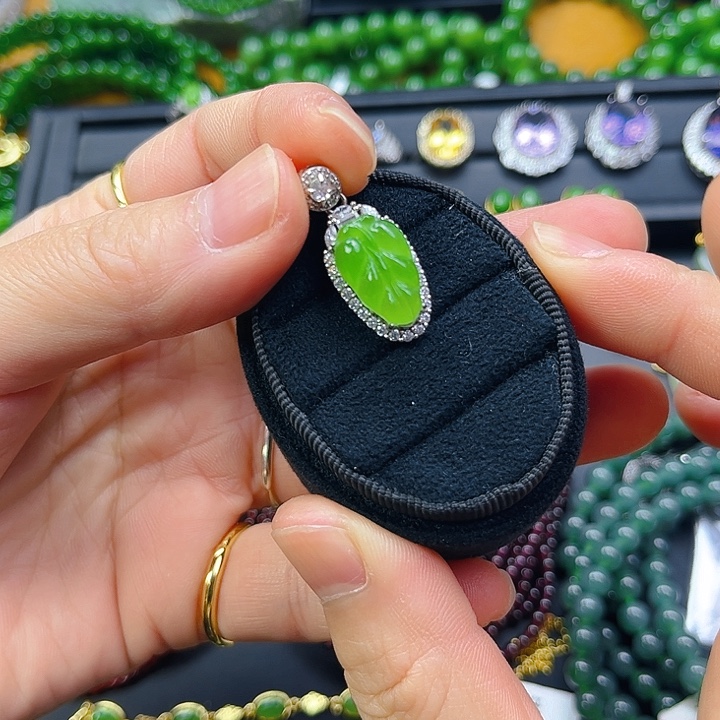 和田玉银S925镶嵌颈饰