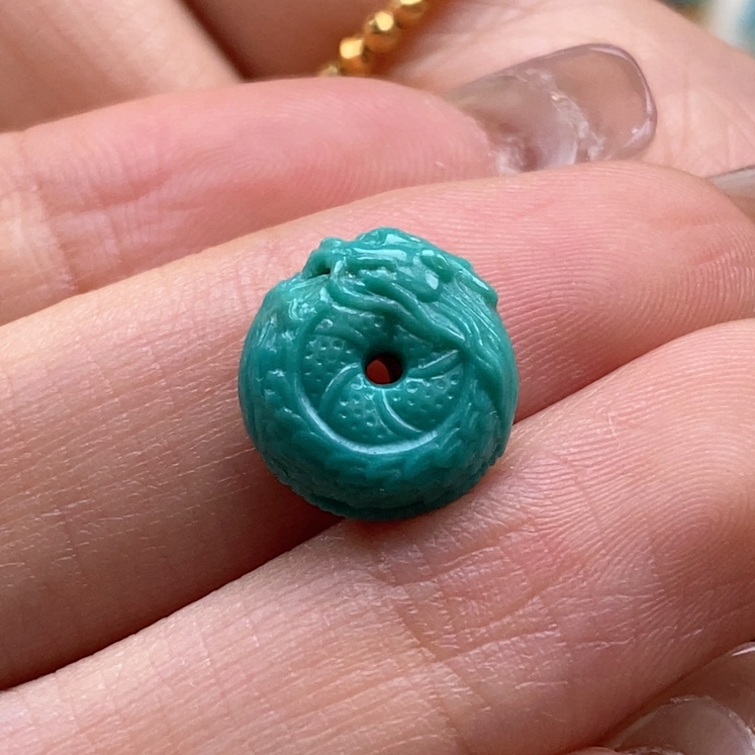 绿松石颈饰未镶嵌