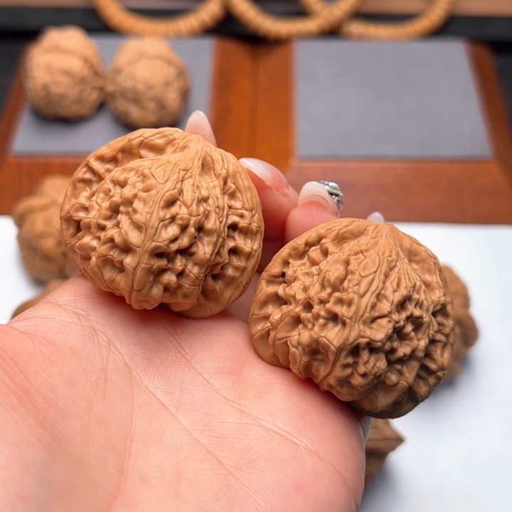 文玩核桃把件望月43