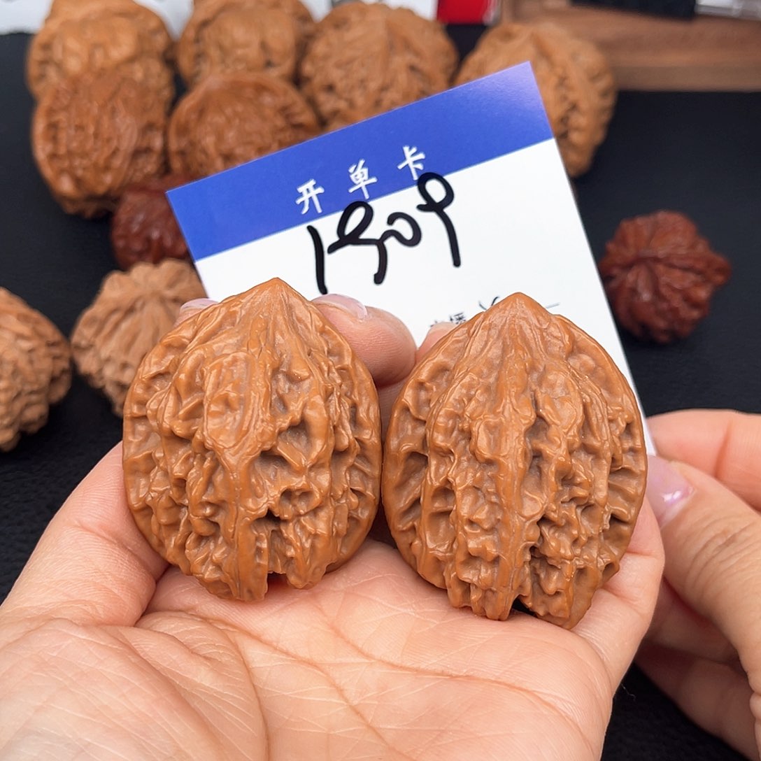 文玩核桃吊坠鸡心40尺。 1909