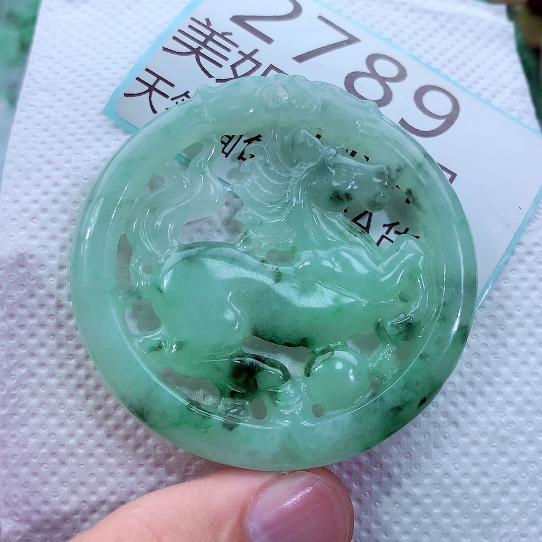 吊坠(不含链)未镶嵌翡翠