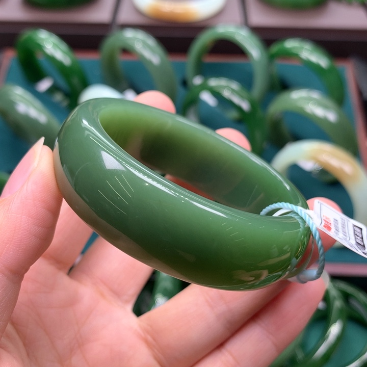 未镶嵌手镯和田玉（碧玉）