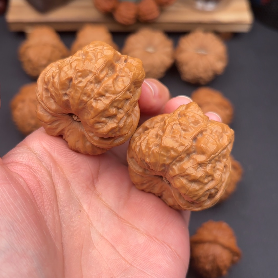 文玩核桃把件蛙边41肚45