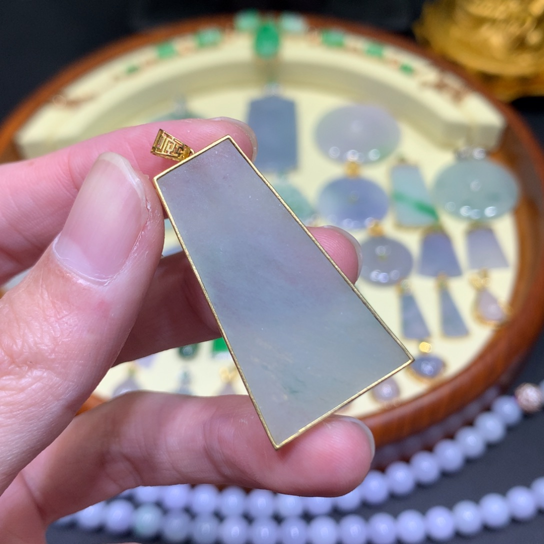 翡翠吊坠(不含链)18K金镶嵌