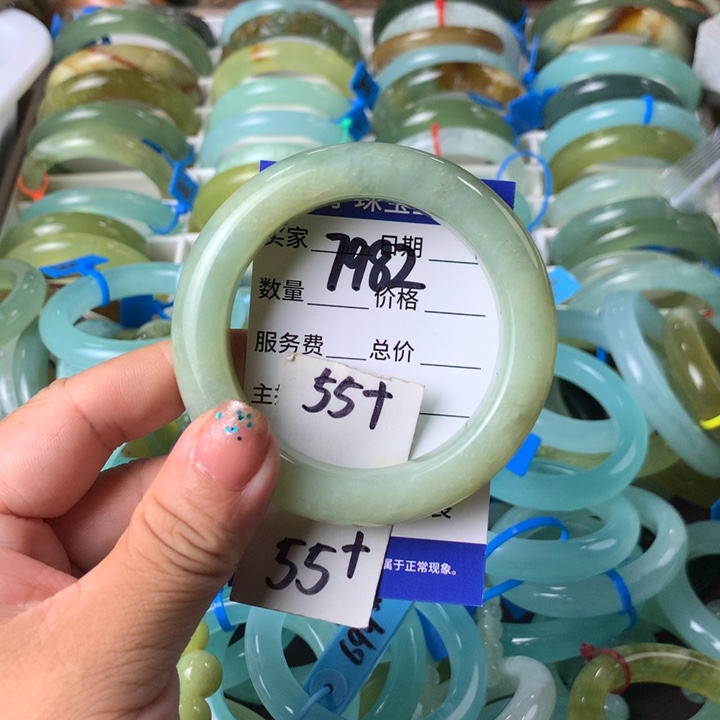 蛇纹石玉未镶嵌手镯7982