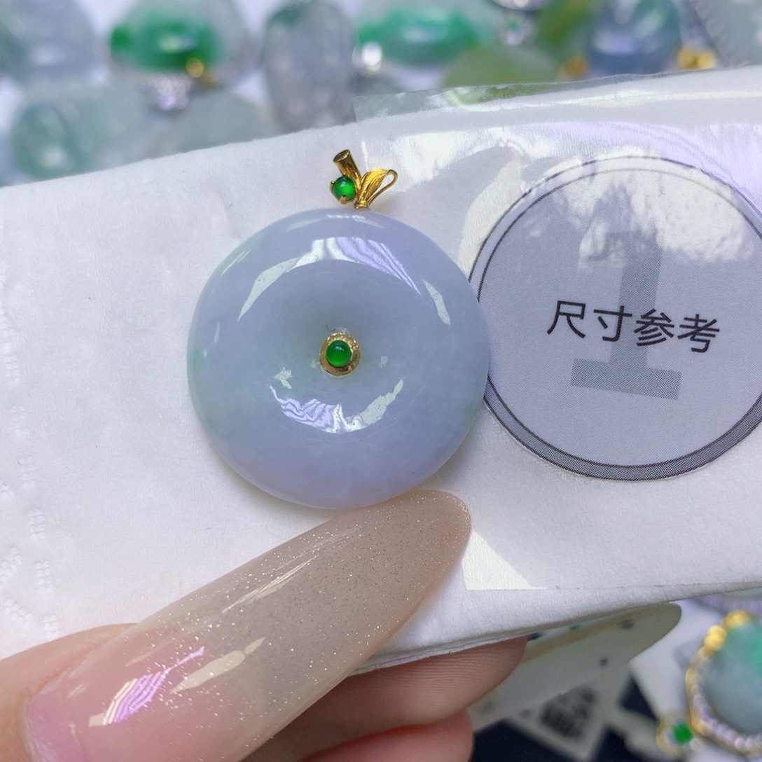 翡翠18K金镶嵌颈饰缅甸天然翡翠