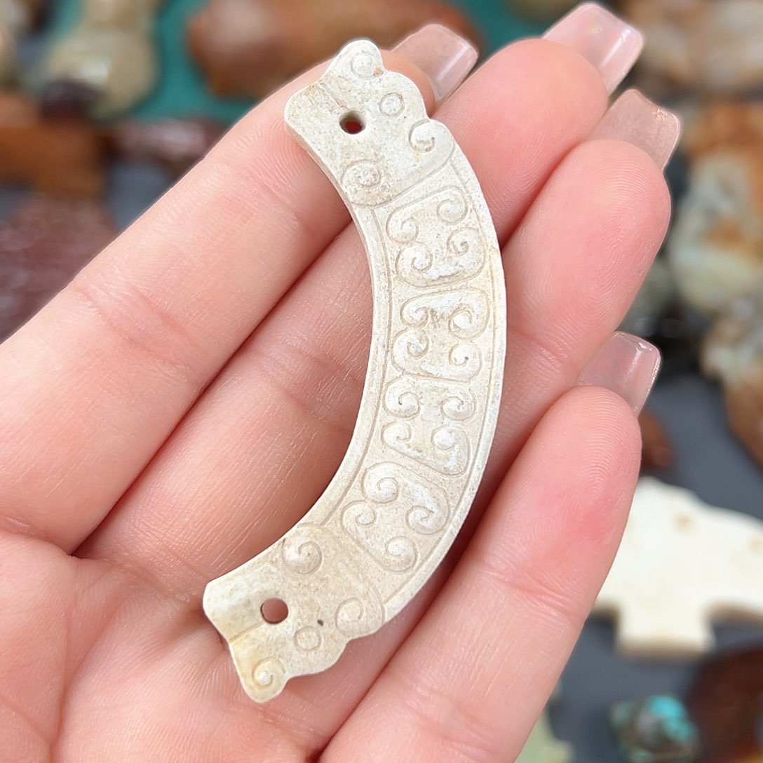 和田玉颈饰未镶嵌