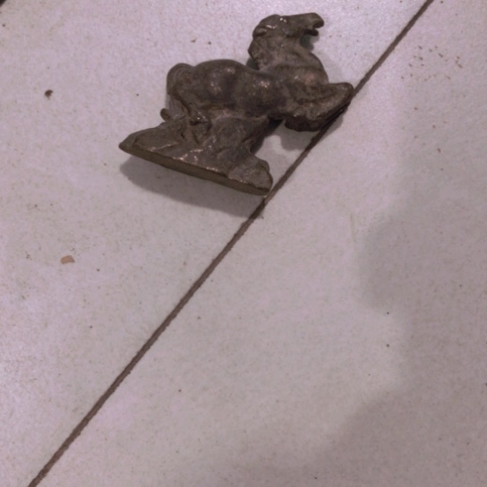 唐***映闪电购铜摆件工艺品