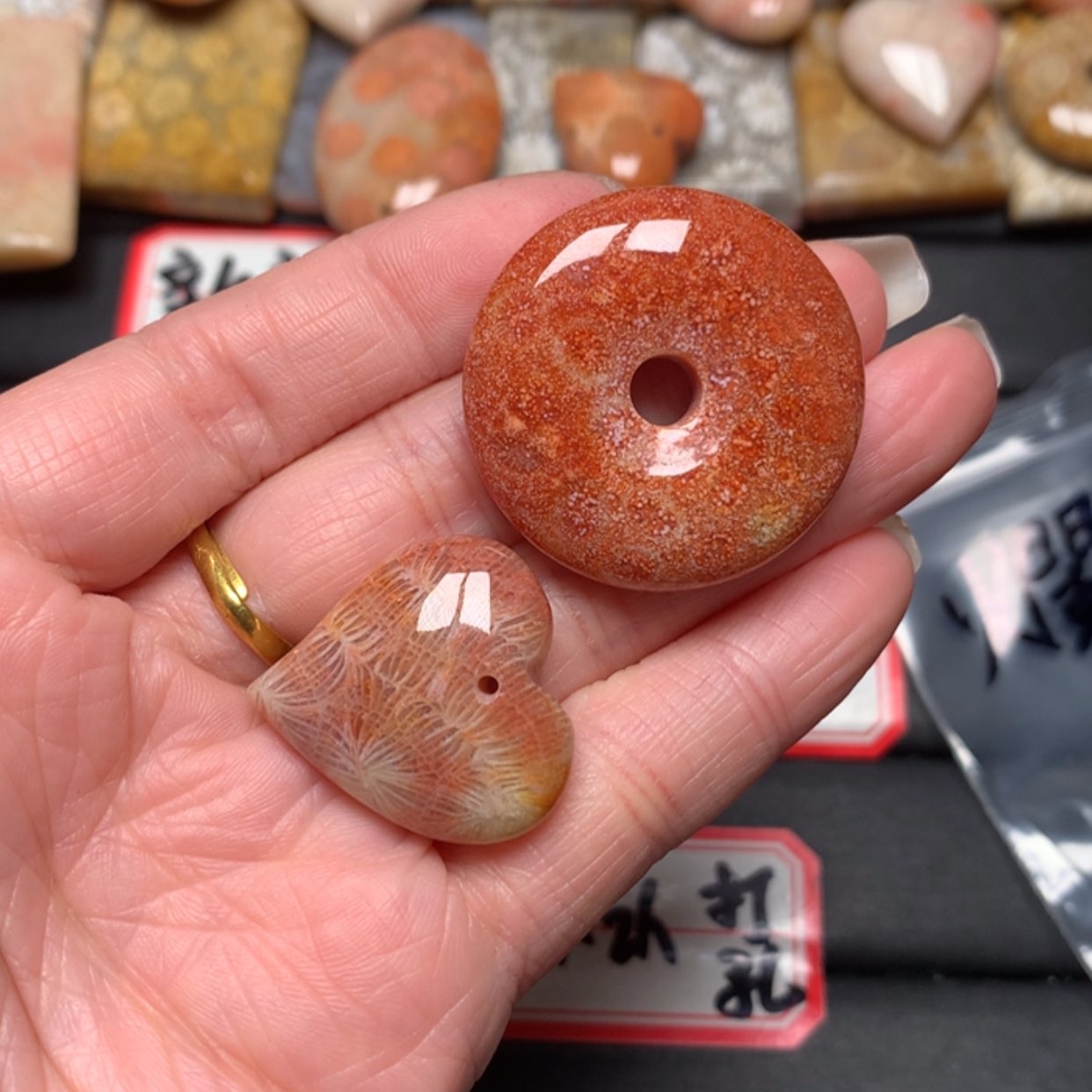 【闪购商品】硅化玉颈饰未镶嵌爛**?