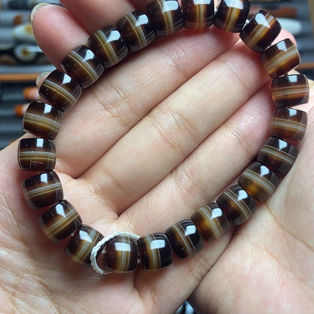 玛瑙/玉髓颈饰未镶嵌。*。