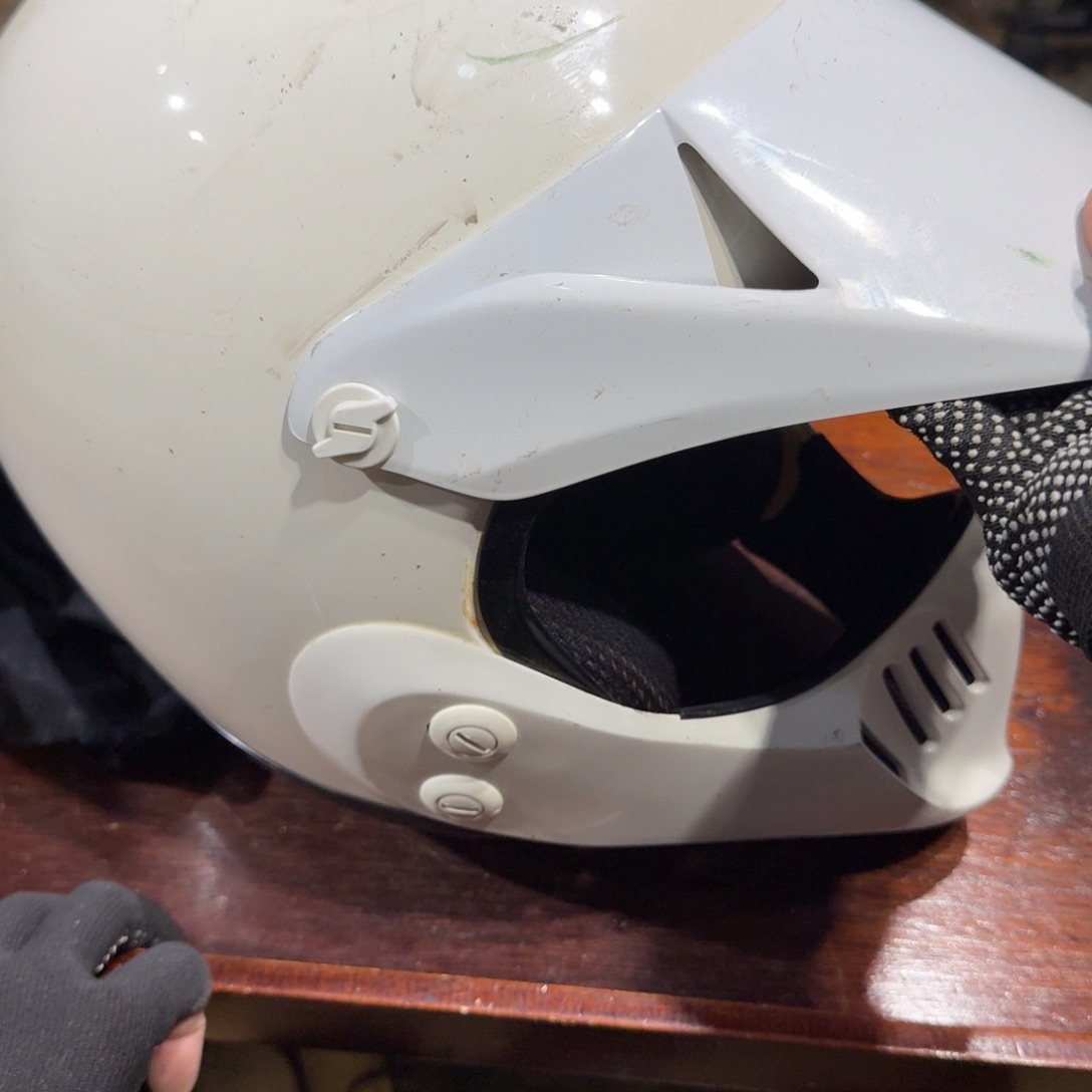 鲟**哥8新中古物品，谨慎下单，不保好坏015