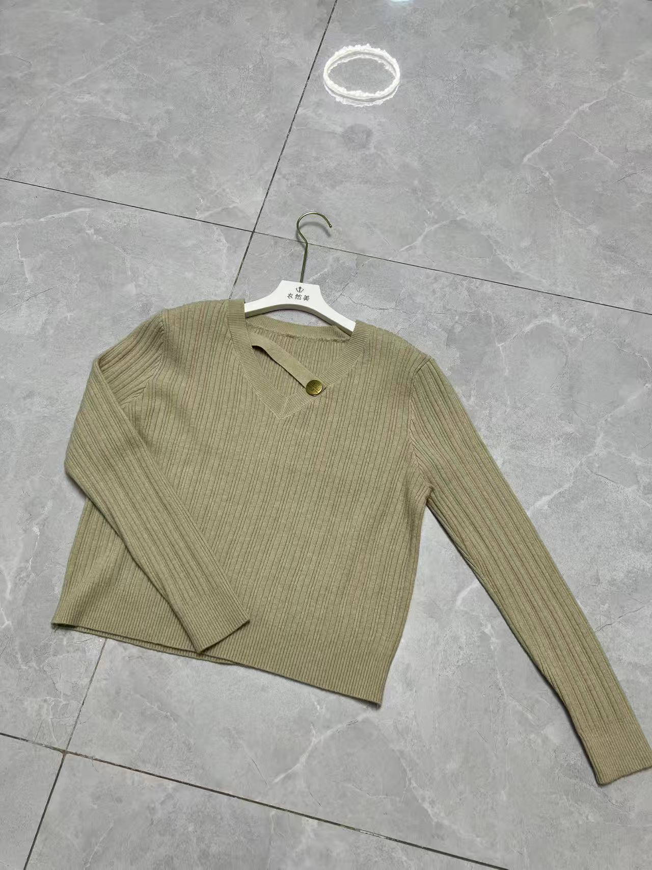 纯色女正肩袖长袖百搭上衣