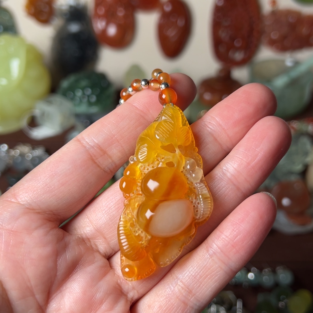 蛇纹石玉吊坠(赠链)未镶嵌