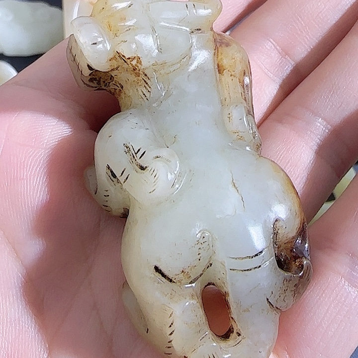 王***来和田玉未镶嵌颈饰