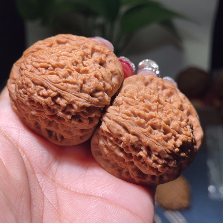 桃核把件                  43