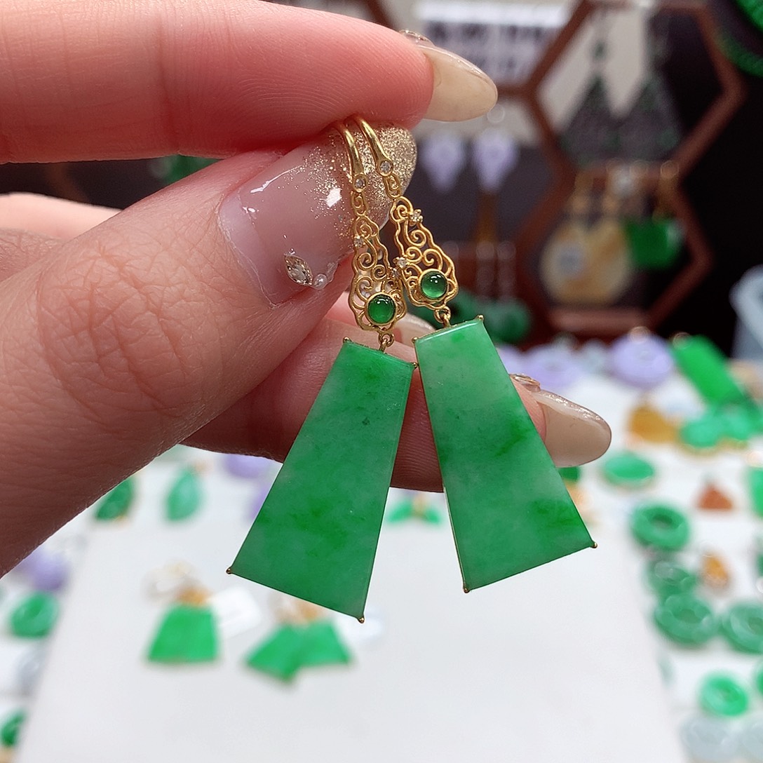 翡翠耳饰18K金镶嵌天然翡翠