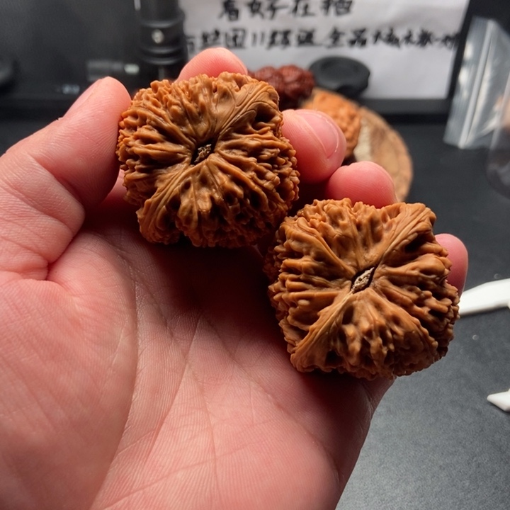 文玩核桃吊坠46尺南疆石