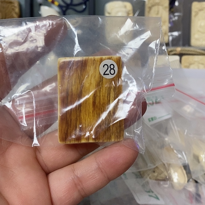天然猛犸牙雕刻品