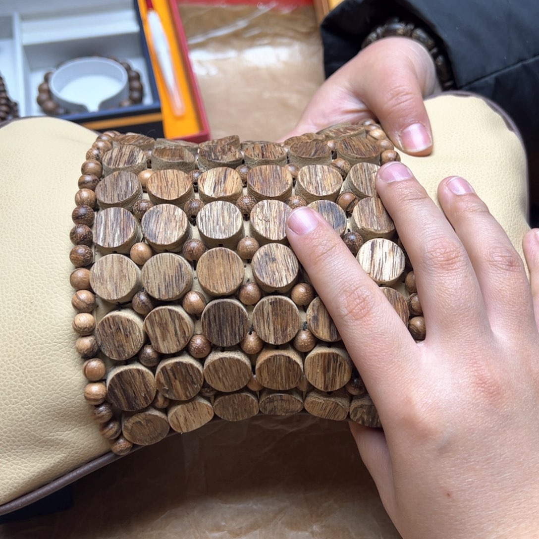 大叶紫檀（黑酸枝木类）