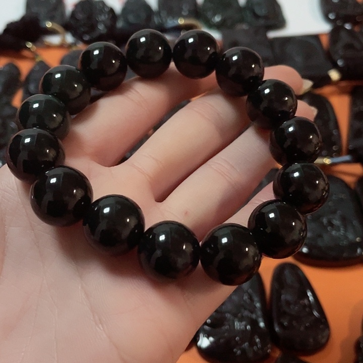 翡翠颈饰未镶嵌大*蟹