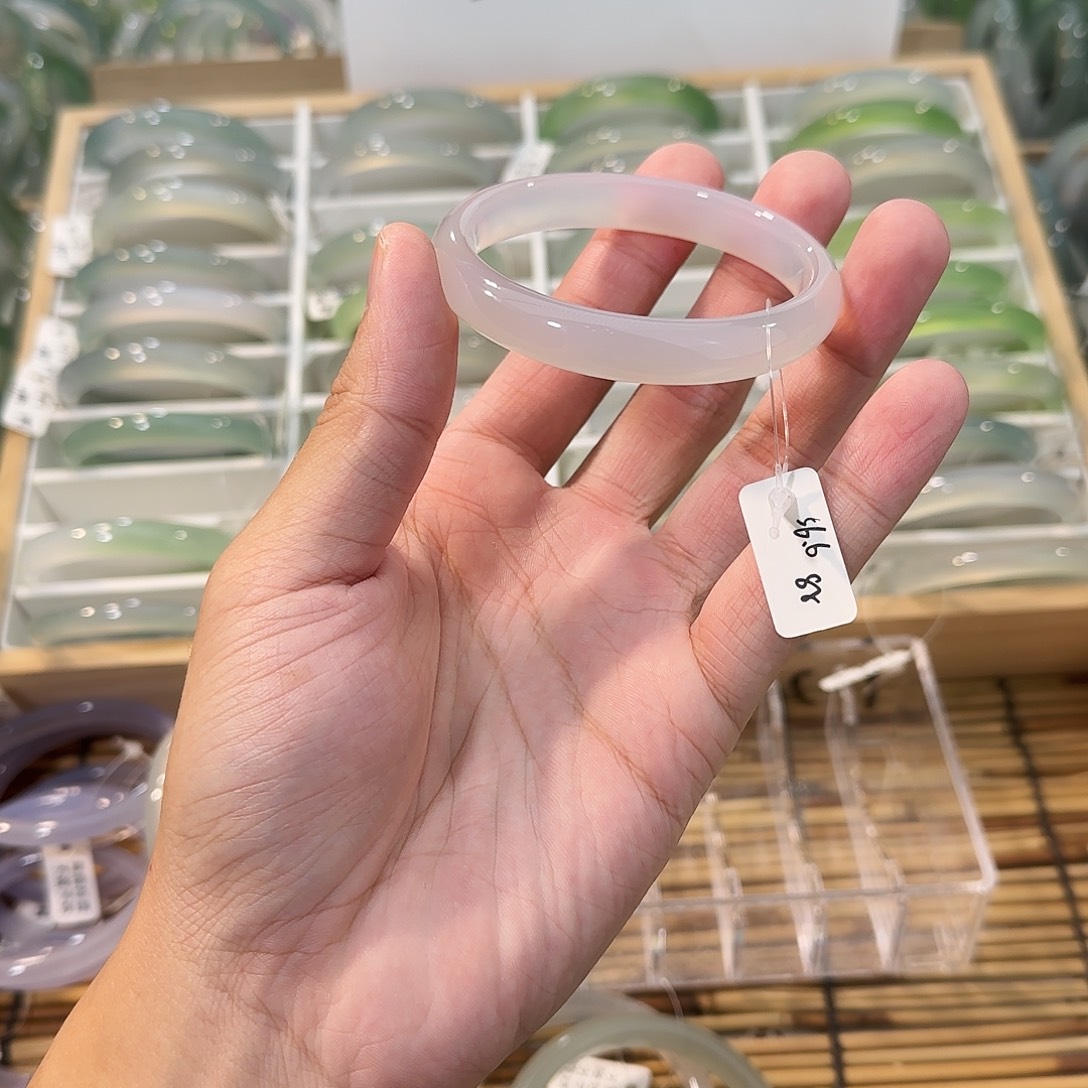 玛瑙/玉髓未镶嵌手镯圈口56.6