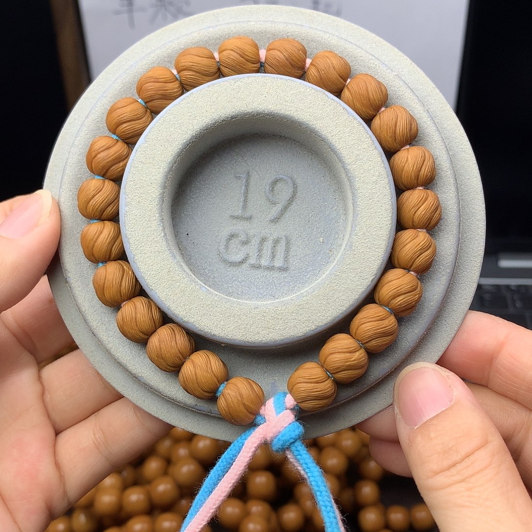 核桃猴头小卷卷酥手持